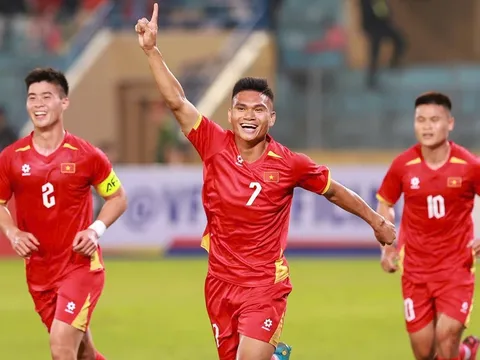 Tuyển Việt Nam nã 3 bàn vào lưới Bangladesh ngay hiệp 1