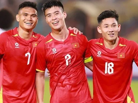 Việt Nam thắng áp đảo Bangladesh 3-0 ngày ra mắt Hoàng Hên