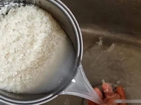 Đừng đổ bỏ nước vo gạo: 7 công dụng “vàng” cực tốt cho sức khỏe và làm đẹp