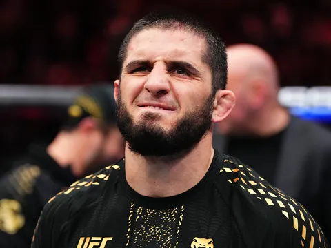 Trận bảo vệ đai của Islam Makhachev đã được chốt, hé lộ sự thật kèo 'siêu đại chiến' với Ilia Topuria