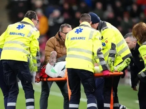 Kinh hoàng cảnh Szmodics bất tỉnh ngày Ireland lỡ hẹn World Cup