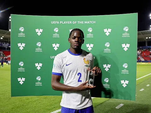 Tại sao Castello Lukeba hợp Liverpool hơn Man Utd và Arsenal?