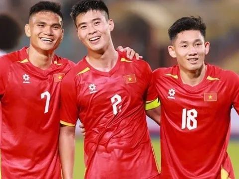 Việt Nam chỉ còn cách top 100 FIFA đúng 8 điểm