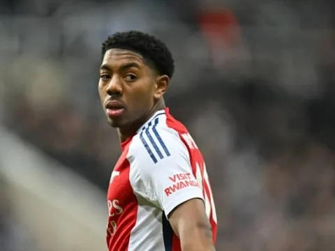 Wright kinh ngạc vì MU nhắm sao trẻ không thể tin nổi của Arsenal