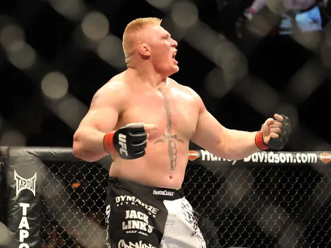Brock Lesnar và canh bạc để đời: Từ kẻ bị Dana White ghẻ lạnh đến huyền thoại UFC