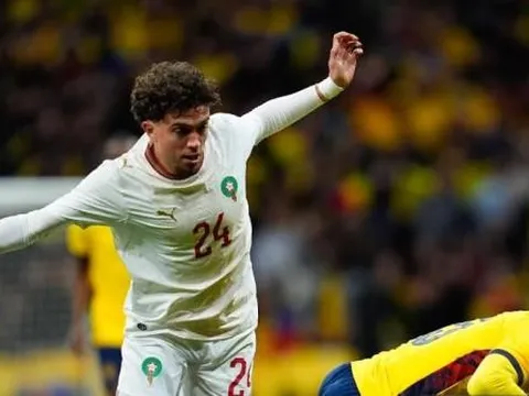 El Aynaoui sút hỏng penalty rồi ghi bàn giúp Morocco hòa Ecuador