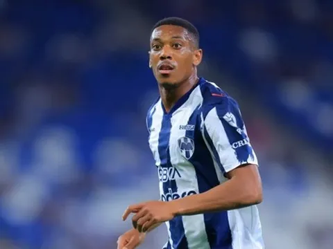 Gây gổ với HLV, Anthony Martial bị cấm tập cùng đội một