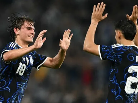 Argentina thắng sát nút Mauritania nhờ siêu phẩm của Nico Paz