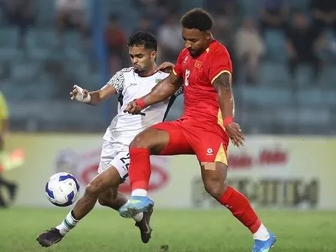 Xuân Son tăng 4kg khiến HLV Kim Sang-sik lo lắng