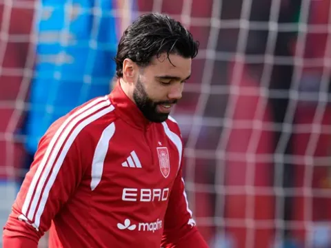 HLV Tây Ban Nha khẳng định David Raya giỏi nhất Ngoại hạng Anh