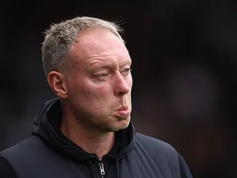 HLV Bosnia tố Steve Cooper trù dập trụ cột vì xứ Wales