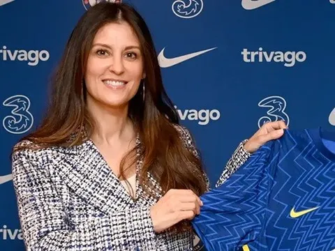 Tái xuất bóng đá, cựu sếp Chelsea đối mặt án phạt từ FA