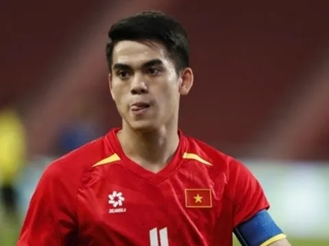 Khuất Văn Khang dính chấn thương trước trận gặp Malaysia