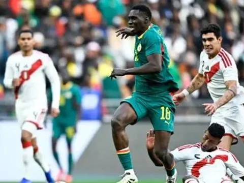 Senegal hạ Peru trong ngày diễu hành cúp thách thức CAF