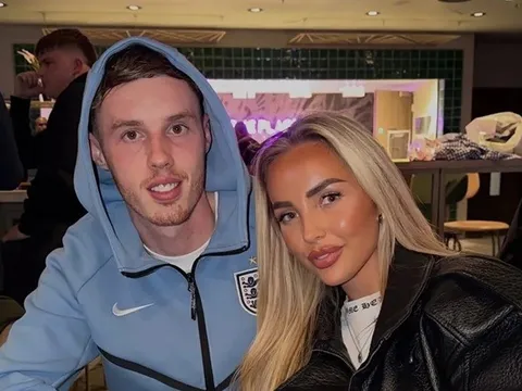 Bạn gái Palmer cầu Chúa giúp anh giành vé dự World Cup