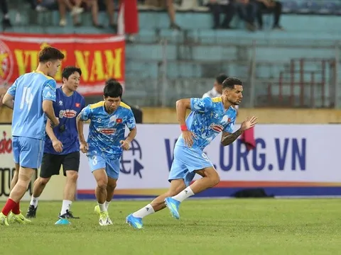 Báo Malaysia lo ngại "phù thủy" Đỗ Hoàng Hên của tuyển Việt Nam