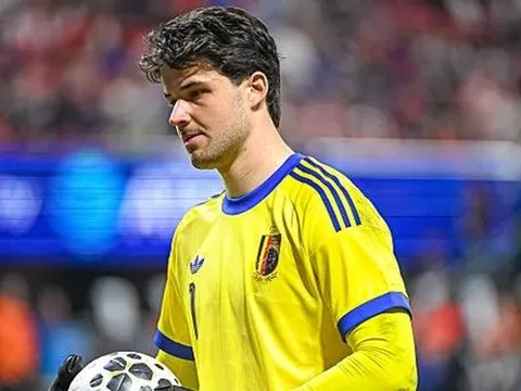 Sao Man Utd sẵn sàng làm dự bị cho Courtois