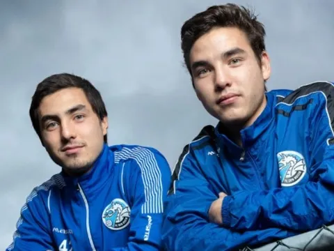 Cặp song sinh nhà Lambert và tham vọng của Malaysia trước Việt Nam