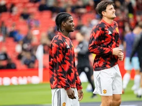 Thủ lĩnh thầm lặng Maguire ươm mầm tương lai cho MU