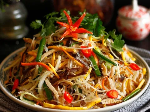 Cách xào miến ngon, mềm tơi, không bị dính: Cực đơn giản ai cũng làm được