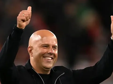 Liverpool nhận cú hích kép trước đại chiến Man City, PSG