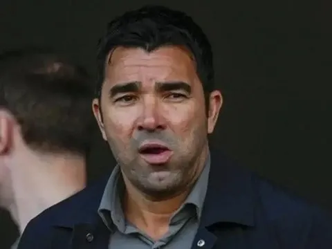 Barcelona nhắm sao Benfica thay thế Marcus Rashford