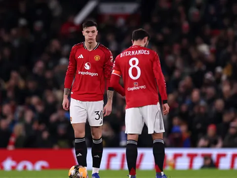 Nicky Butt chê Sesko chưa đủ trình đá Champions League