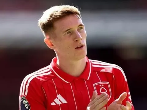 MU quyết đấu Man City vụ tiền vệ 80 triệu bảng Anderson