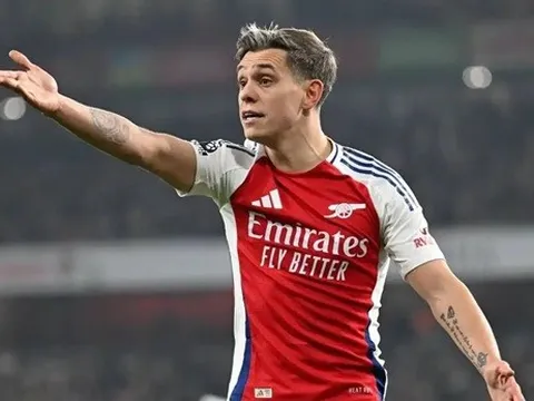 Trossard sa sút, Arsenal được khuyên săn Kvaratskhelia