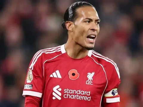 Cày ải hơn 4000 phút, Van Dijk than phiền lịch thi đấu