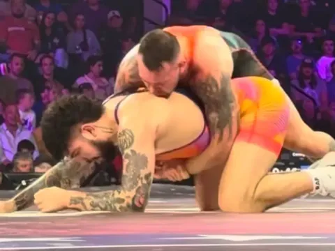 Colby Covington thị uy đẳng cấp đô vật, thắng áp đảo Dillon Danis và gửi chiến thư tới Chris Weidman