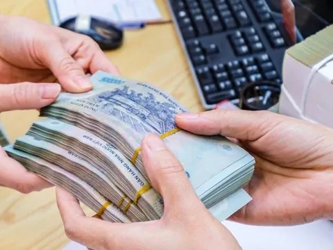 Lương cơ sở dự kiến tăng 8%: Người lao động được hưởng gì?