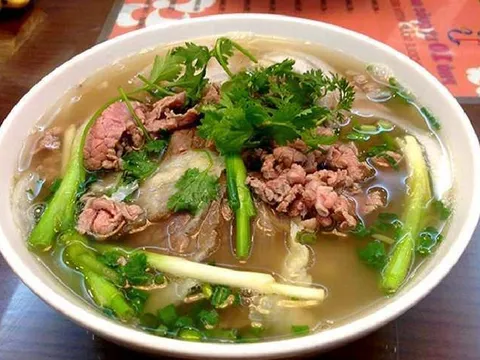 Cách nấu phở bò ngon tại nhà