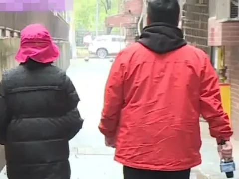 Vừa ly hôn thì phát hiện mang thai, người phụ nữ tái hôn với bạn thuở nhỏ rồi nhận kết đắng