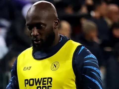 Romelu Lukaku phá vỡ im lặng trước tin đồn rạn nứt với Napoli