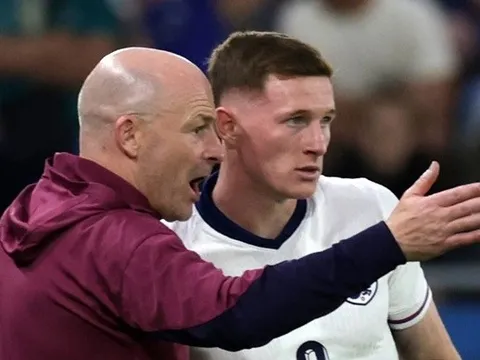 Viên kim cương 100 triệu bảng Lee Carsley để lại cho ĐT Anh