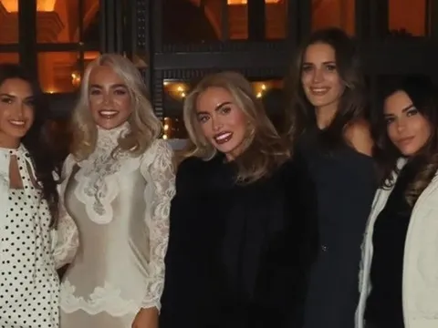 Dàn WAGs tuyển Anh đi chuyên cơ, mở tiệc xa hoa ở Ý