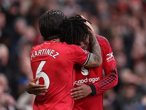 Man Utd đặt cược mùa giải vào hai đôi chân pha lê