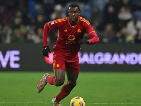 Michael Carrick tìm thấy lá chắn thép cho MU mang tên Ndicka