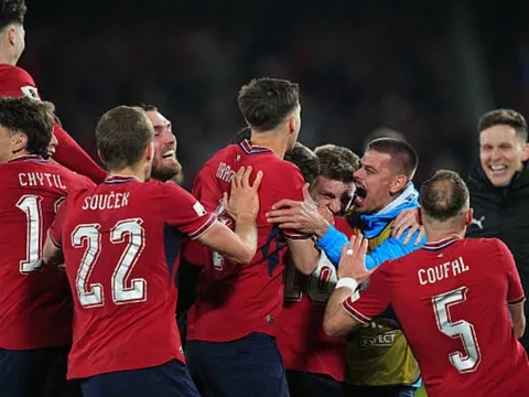 Thắng Đan Mạch trên chấm luân lưu, CH Séc chính thức dự World Cup