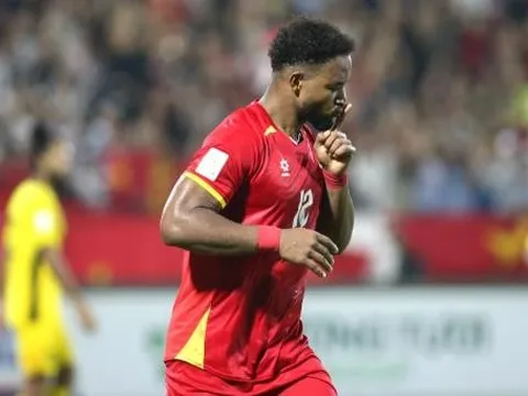 Xuân Son giữ đúng lời hẹn 31/3 bằng cú đúp hạ Malaysia