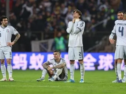 Tuyển Ý chạm đáy lịch sử vì phớt lờ những lời cảnh báo