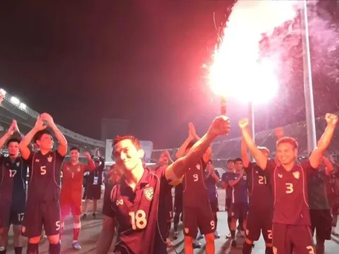 Vừa đoạt vé Asian Cup, Thái Lan chờ án phạt vì Chanathip