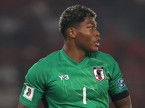 Zion Suzuki hóa bức tường thép làm lu mờ dàn sao tuyển Anh