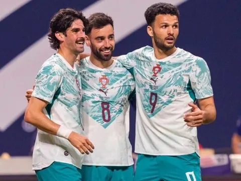 Bruno Fernandes gửi lời cảnh báo tới Ngoại hạng Anh