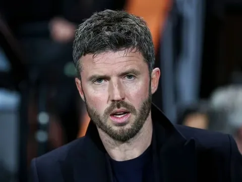 Carrick xóa sổ bài ném biên dài của Amorim tại MU