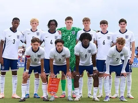 Vì sao lứa Max Dowman và Rio Ngumoha lại trượt chân ở EURO?