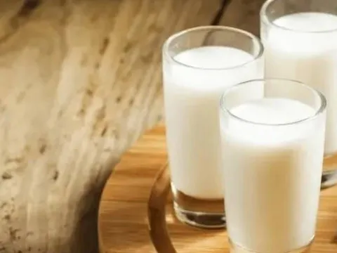 Thời điểm uống sữa tốt nhất: Buổi sáng hay buổi tối? Bí mật sức khỏe nhiều người bỏ qua