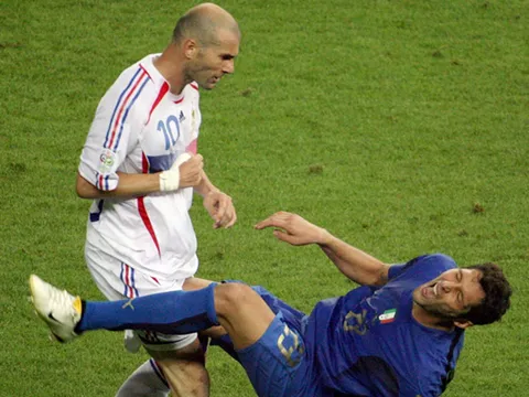 Hành vi phi thể thao trong bóng đá: Định nghĩa, luật FIFA và hình phạt