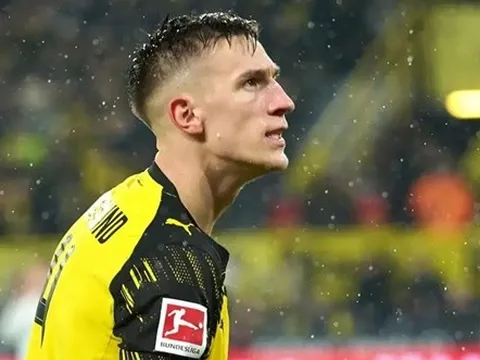 Nico Schlotterbeck bỏ ngỏ tương lai vì Man Utd và Liverpool